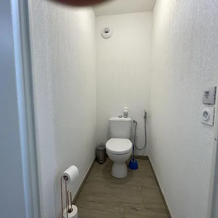 3 Pieces A Avec Parking Securise - Fr-1-338-600 Sète